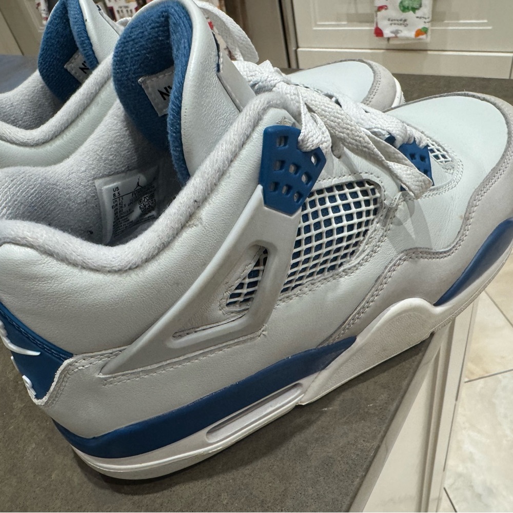 Men’s Air Jordan 4 Retro Military Blue Sneakers Size 8.5